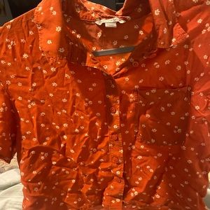 pink with white flowers short sleeve button up shirt size xs american eagle